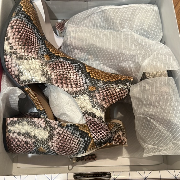 Call It Spring Boot (Kenzie) - Picture 5 of 5